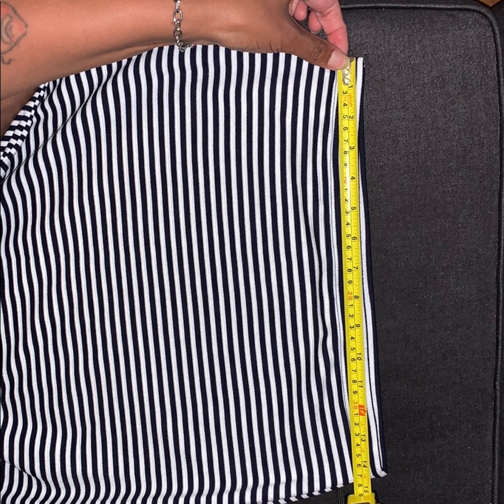 Max studio navy and white pencil skirt. - Picture 5 of 6